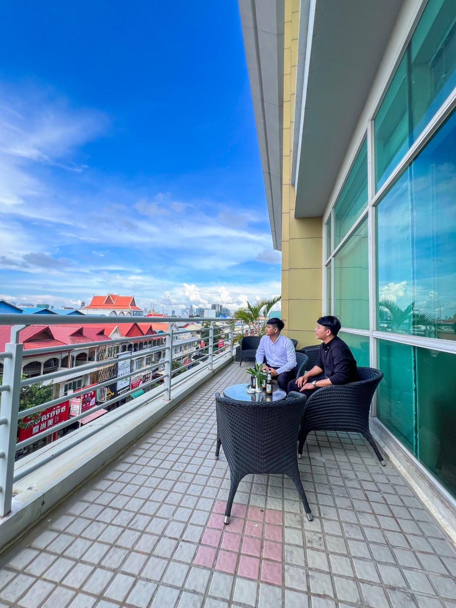 Dara Airport Hotel Phnom Pen Exterior foto